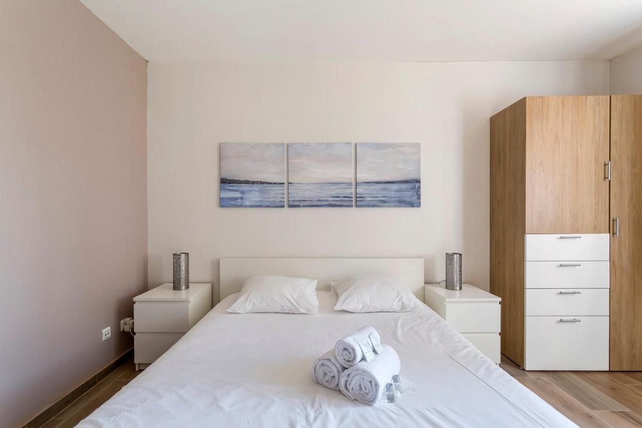 Suite Granges En Rez-De-Jardin Pour 4 Voyageurs ลียง ภายนอก รูปภาพ