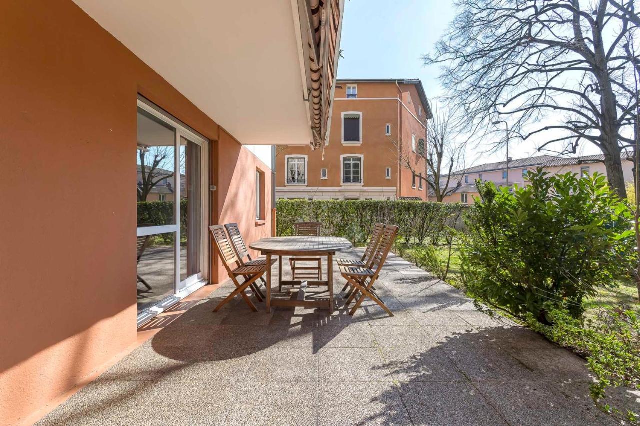 Suite Granges En Rez-De-Jardin Pour 4 Voyageurs ลียง ภายนอก รูปภาพ