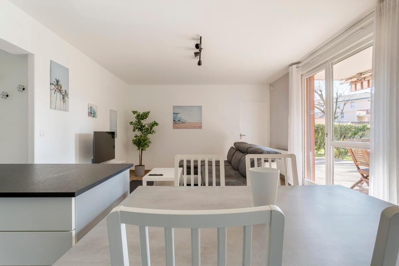 Suite Granges En Rez-De-Jardin Pour 4 Voyageurs ลียง ภายนอก รูปภาพ