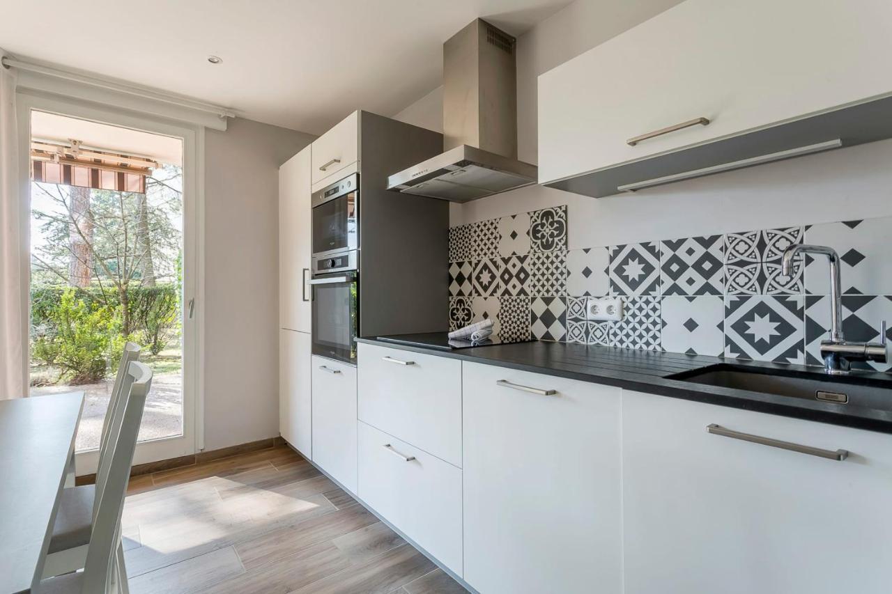 Suite Granges En Rez-De-Jardin Pour 4 Voyageurs ลียง ภายนอก รูปภาพ